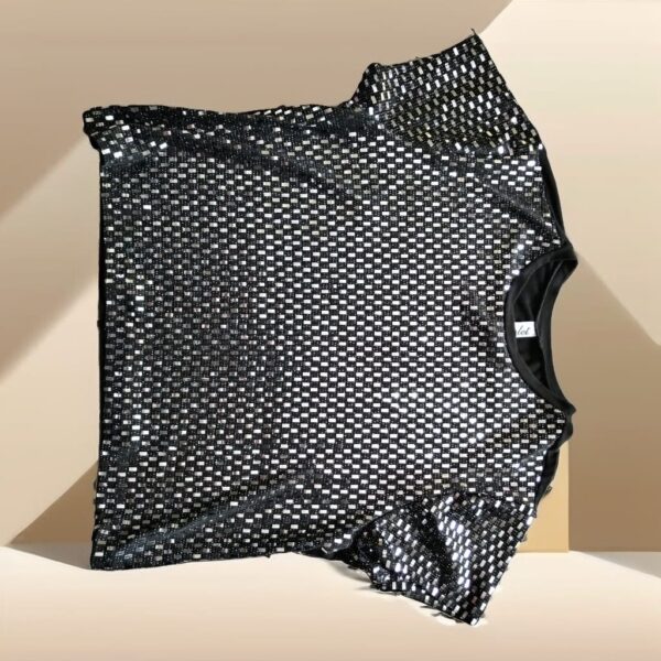 Blusa negra con brillos